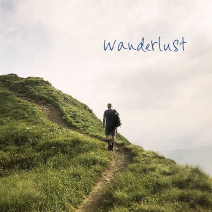 Wanderer auf kleinem weg